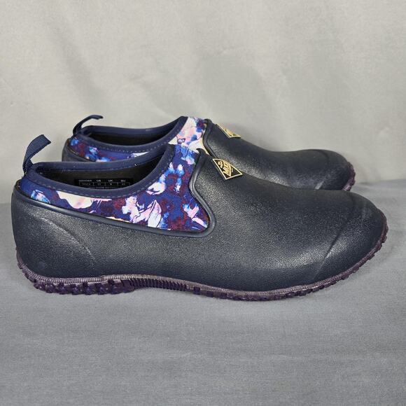 Muck Boots Shoes - Muck Boot Company Garden Shoes Womens Size 11 Navy Floral Slip On Waterproof